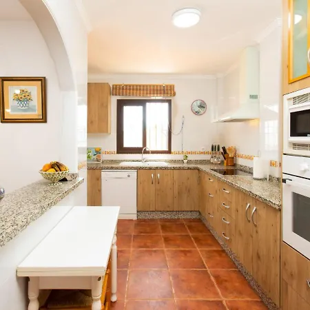 Holiday Casa Jara *